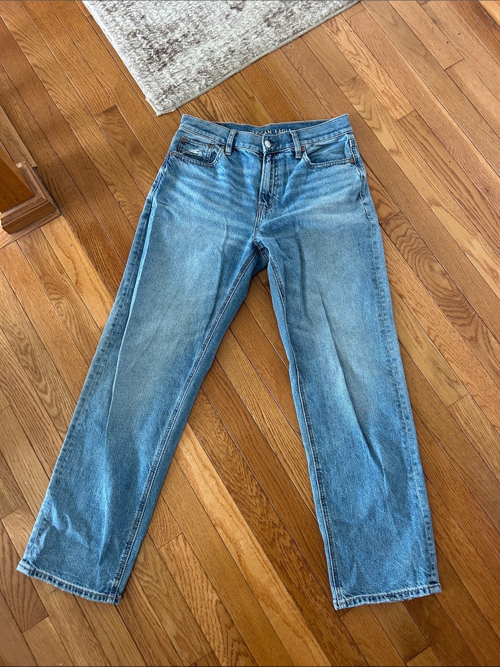 American Eagle Light Wash Strigid Jeans